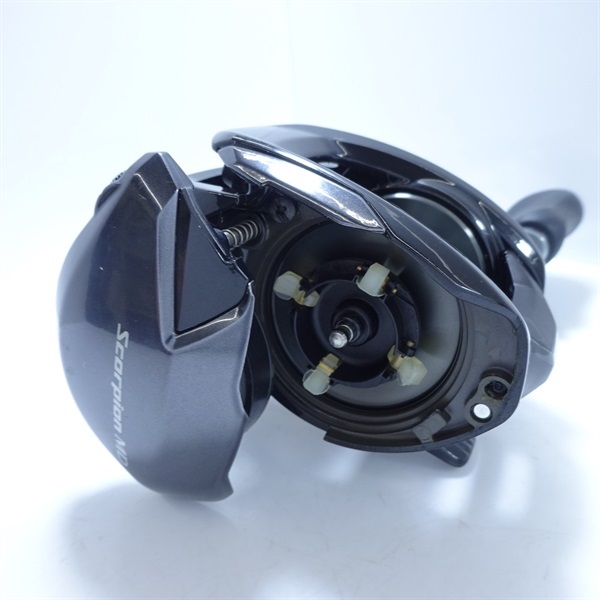 ２４スコーピオンＭＤ２００右